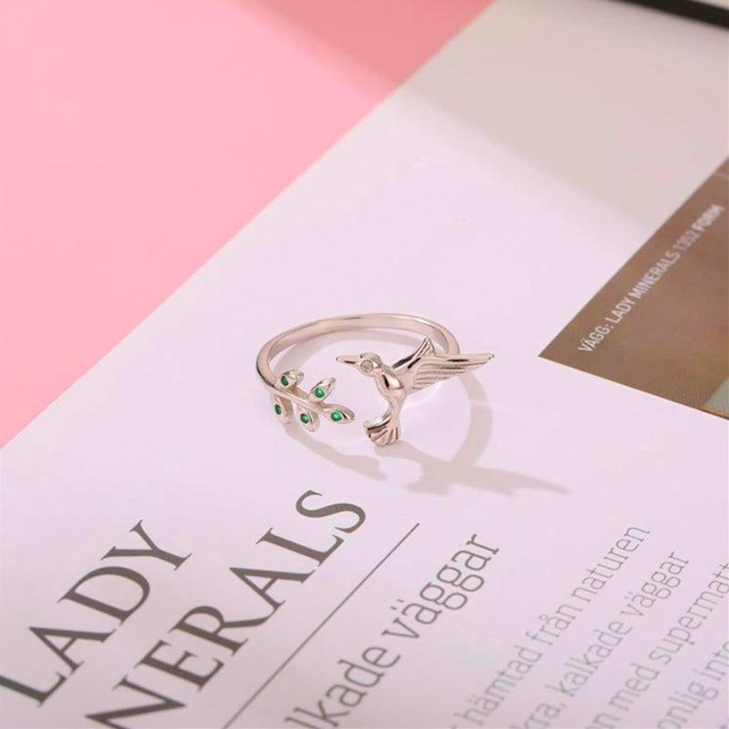 Chameleon Ring with Green Zirconia in White Gold