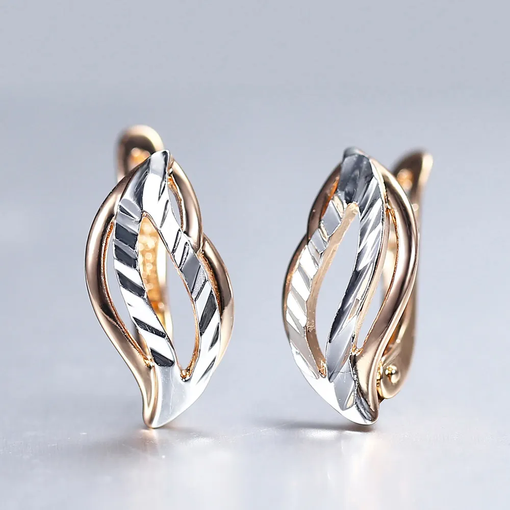 Elegant Earrings in Gold and White Gold