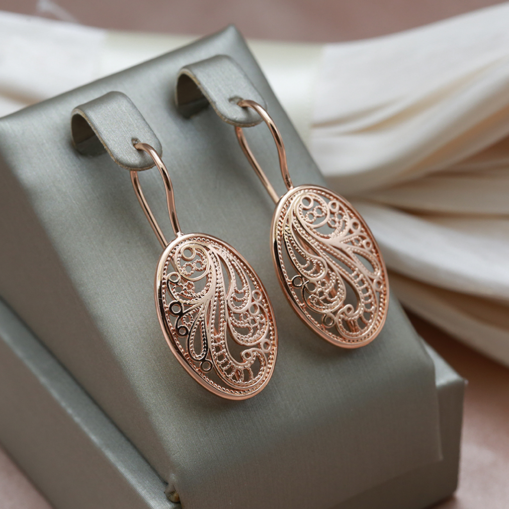Shiny Earrings in Gold