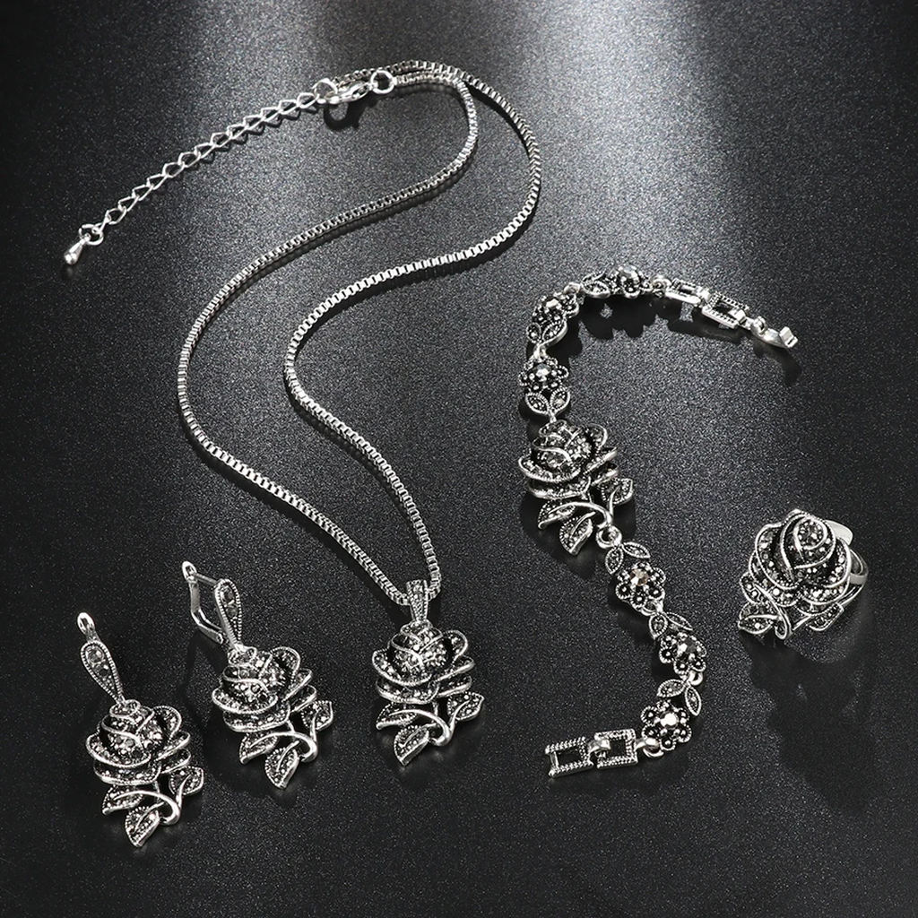 Elegant Set in White Gold with Zirconia