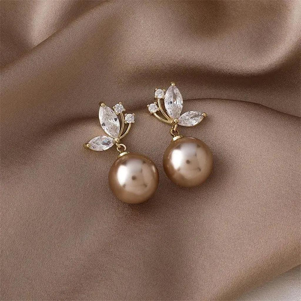 Exotic Earrings with Daisies and Gold Crystals