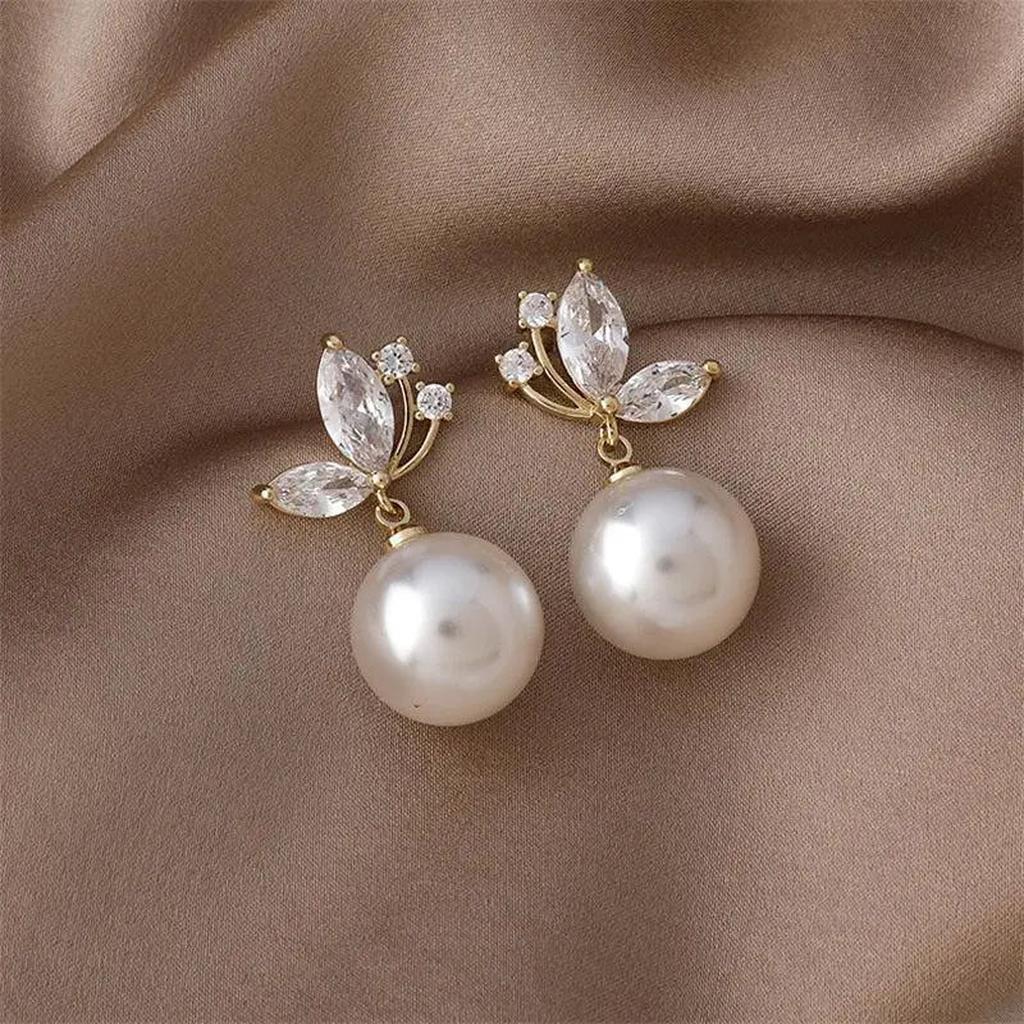 Exotic Earrings with Daisies and Gold Crystals