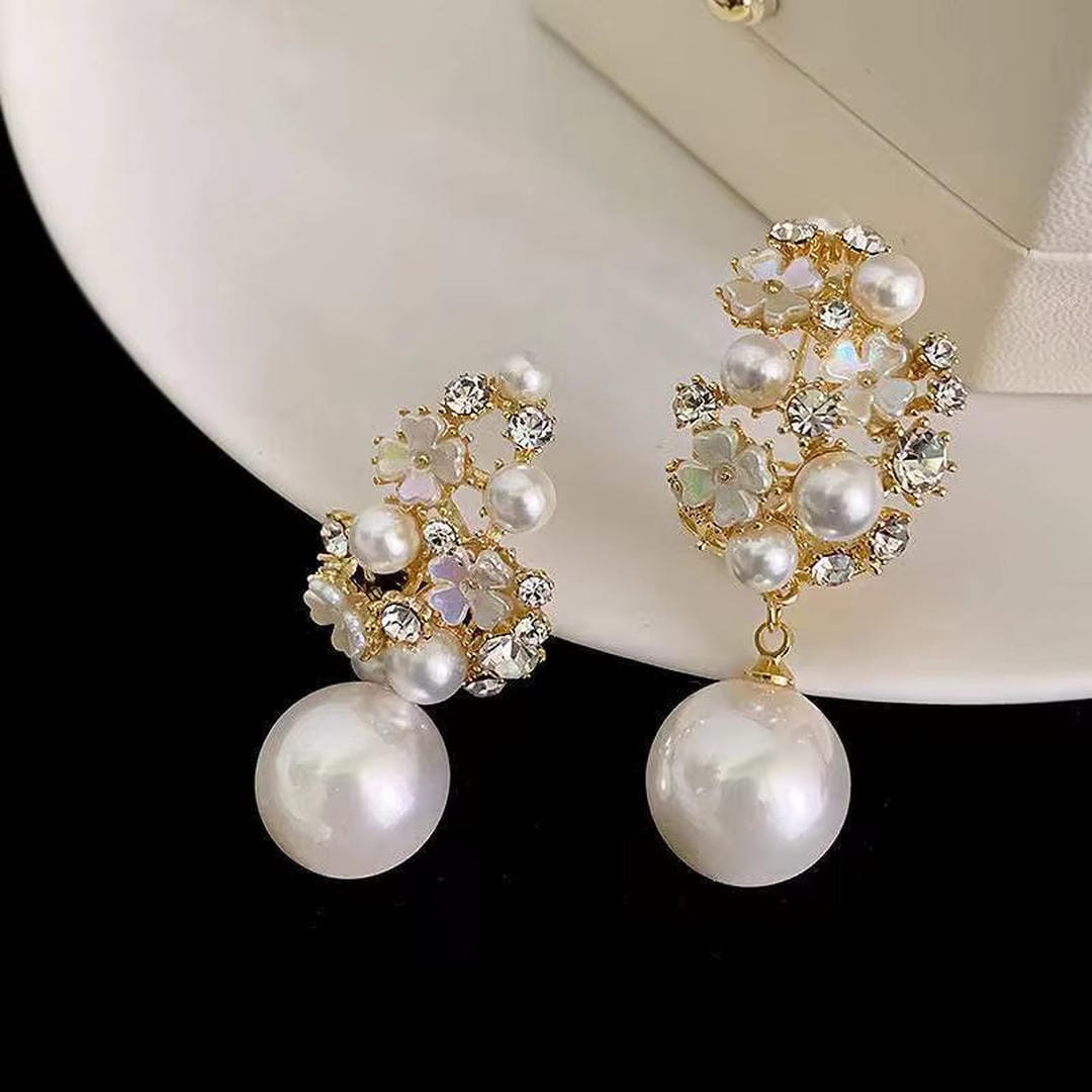 Earrings with Blossom and Pearl