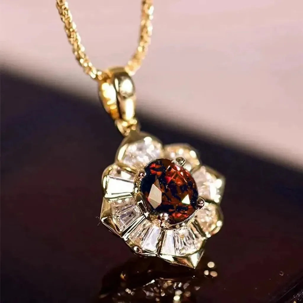Necklace in Red Gold