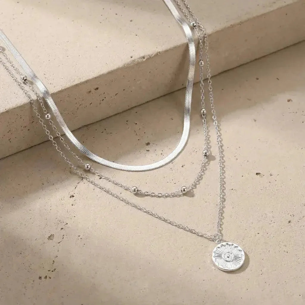 Necklace in White Gold