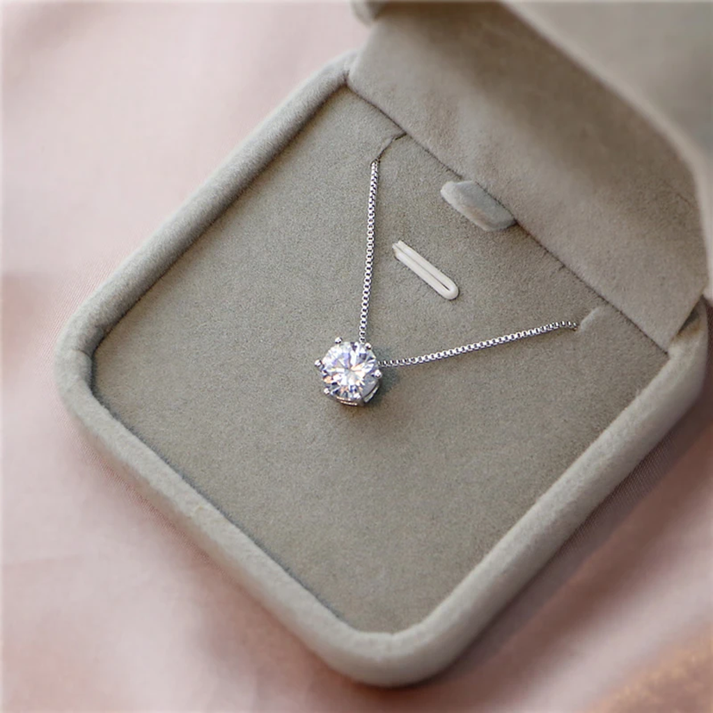 Necklace in White Gold with Zirconia
