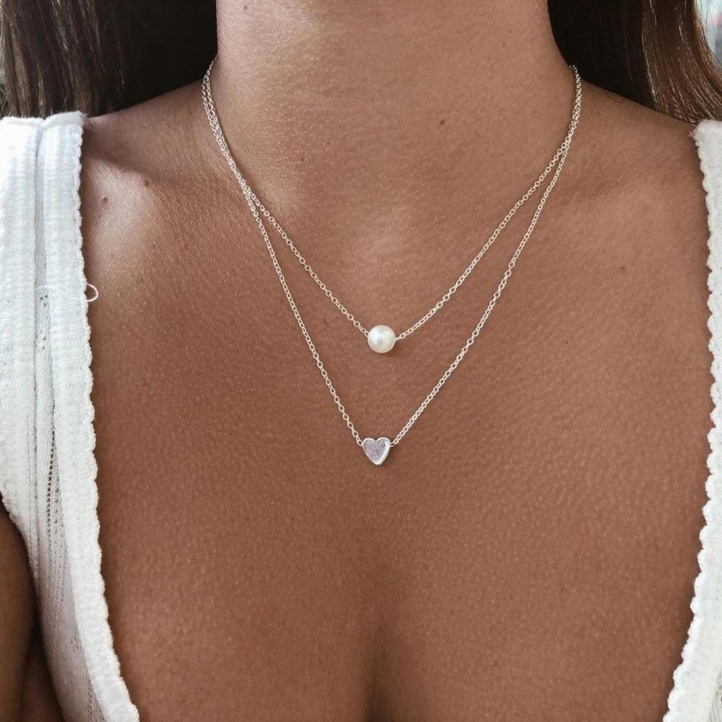 Necklace with Heart and Daisies in White Gold