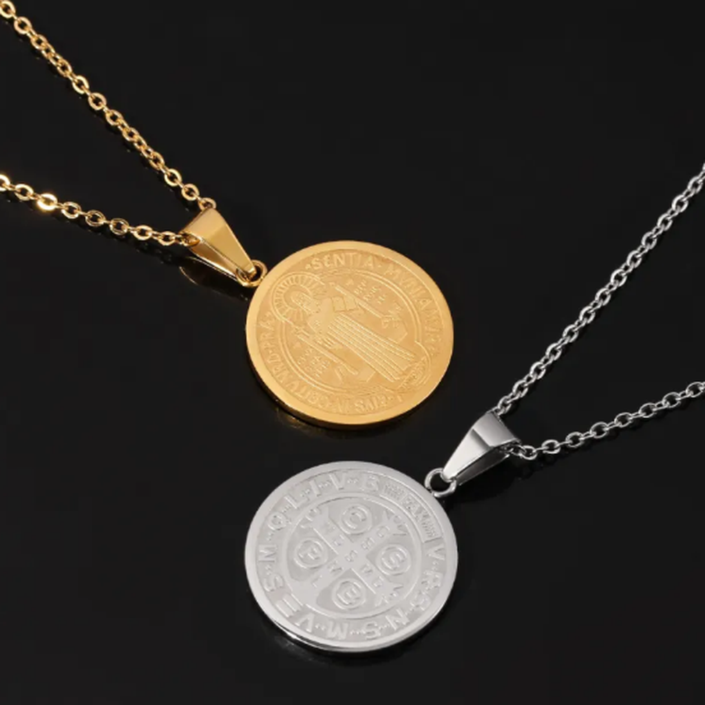 Necklace with Round O Pendant