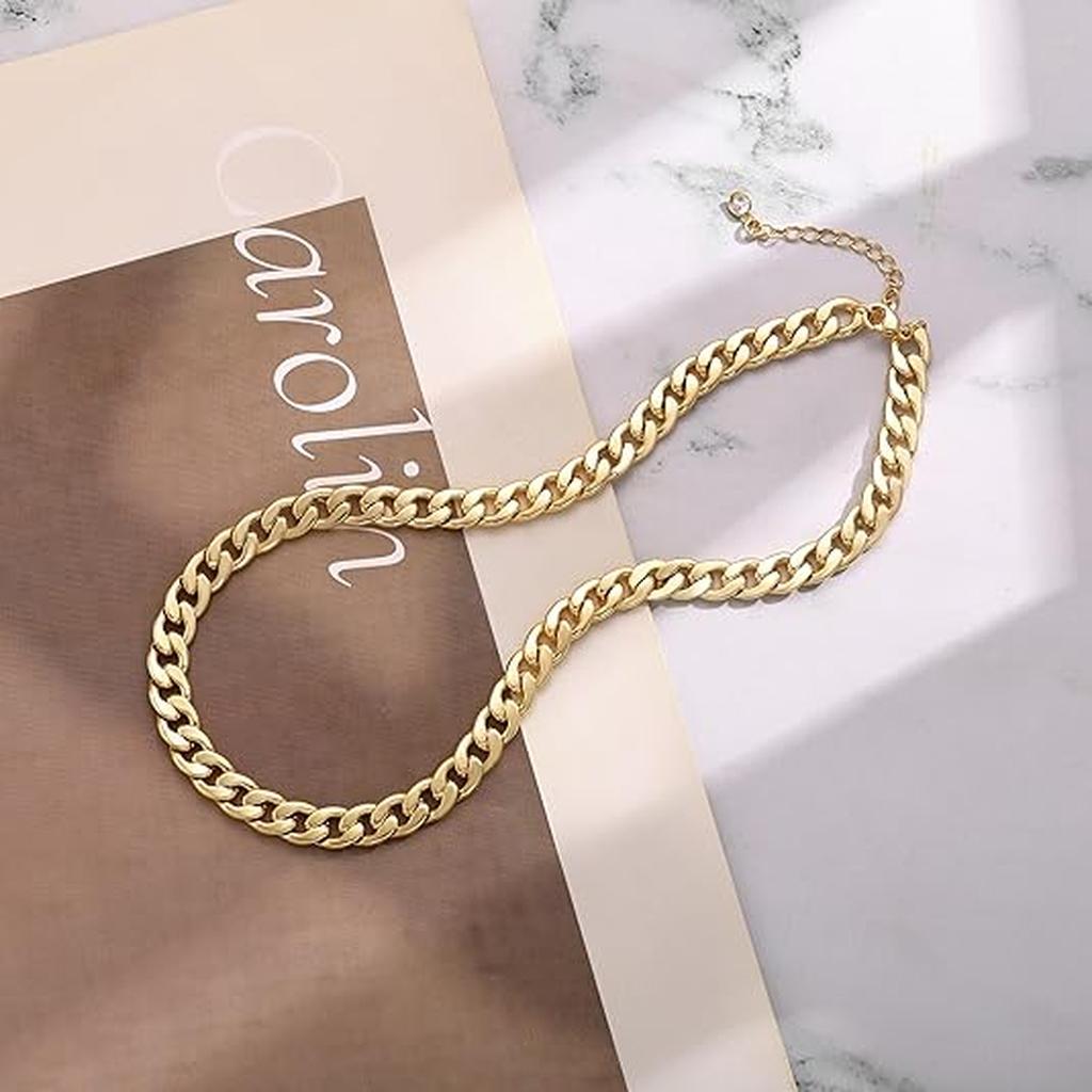 Necklace with Wide Curb Chain in Gold