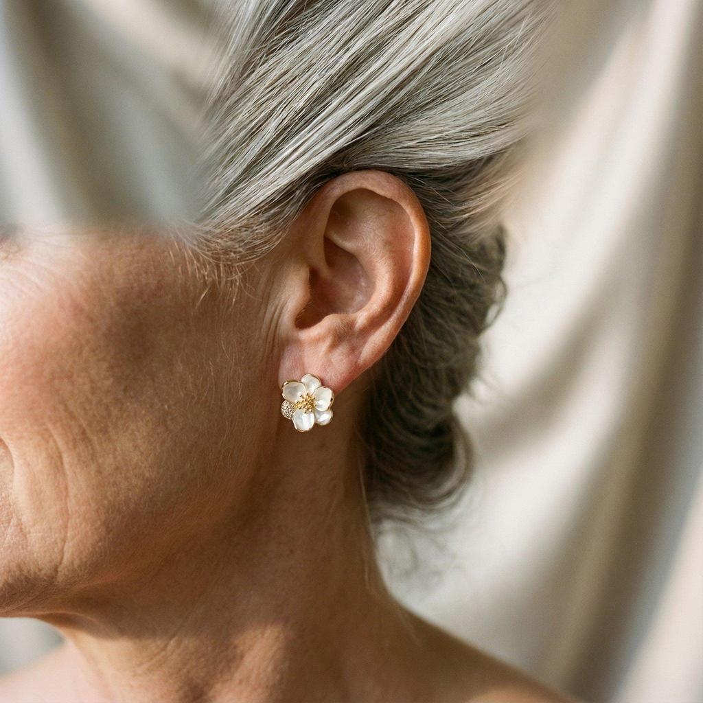 Hanging Earrings “Petal” in Gold