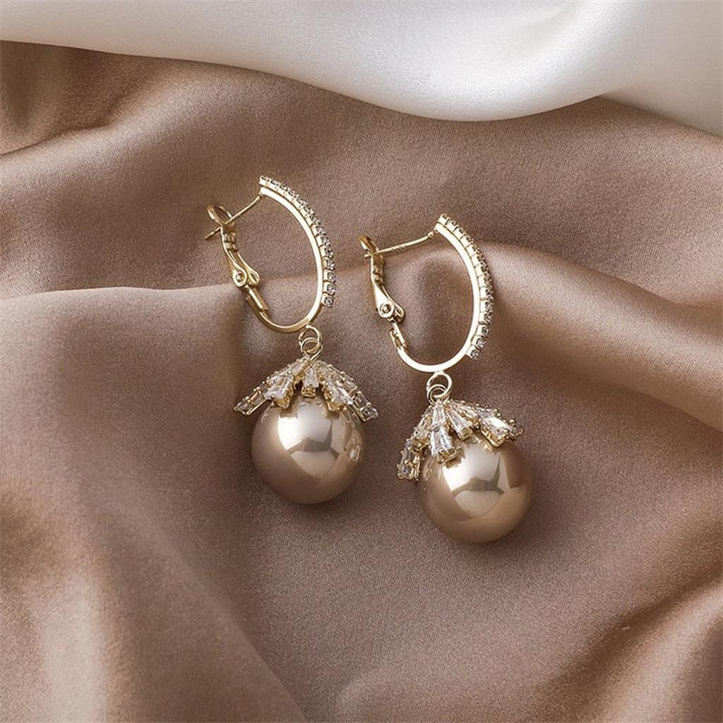 Drop Earrings with Pearls