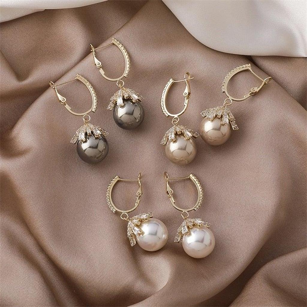 Drop Earrings with Pearls