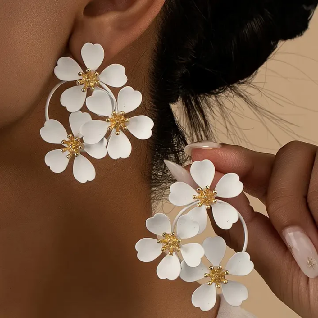 Drop Earrings with White Retro Flowers