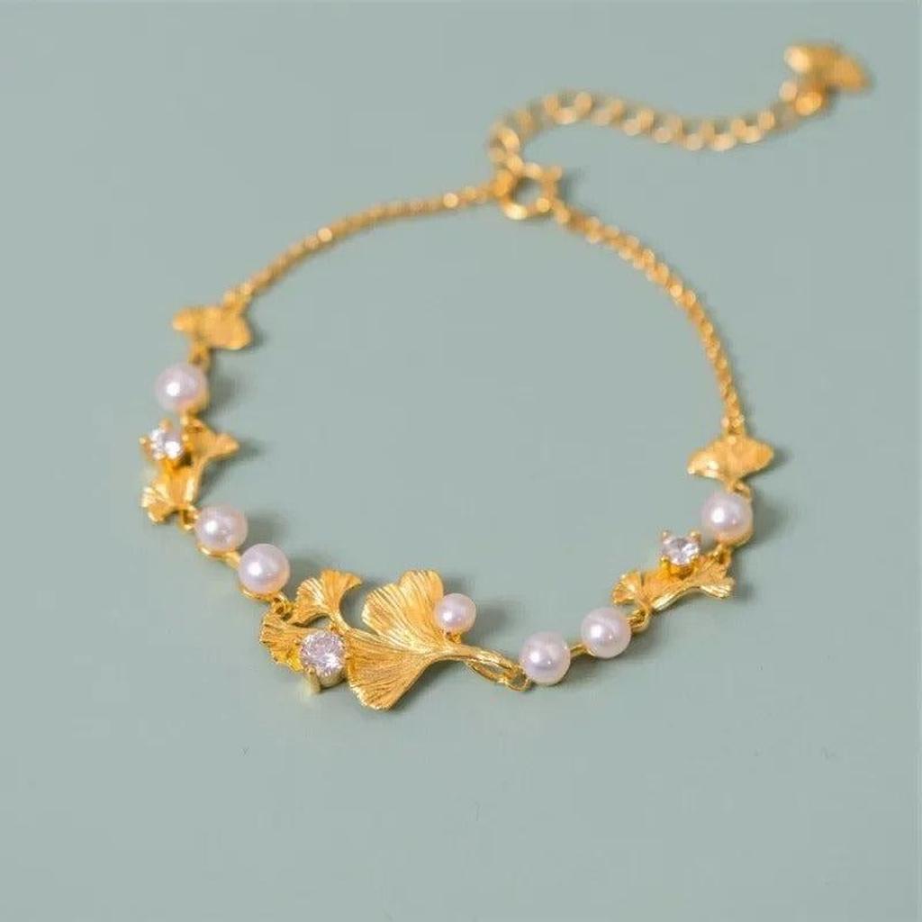 Gold Bracelet with Ginkgo Leaves and Daisies