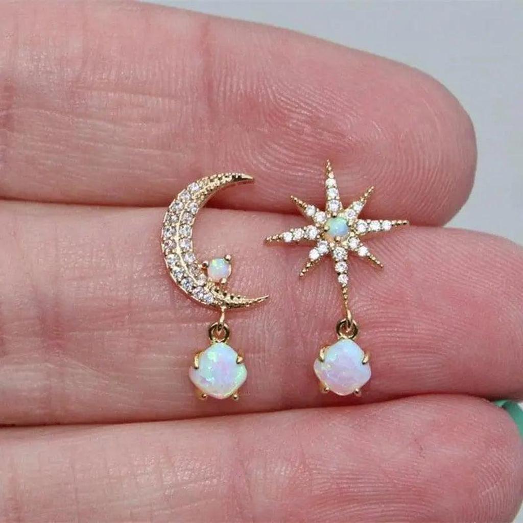 Earrings Moon and Star in Gold with Opal
