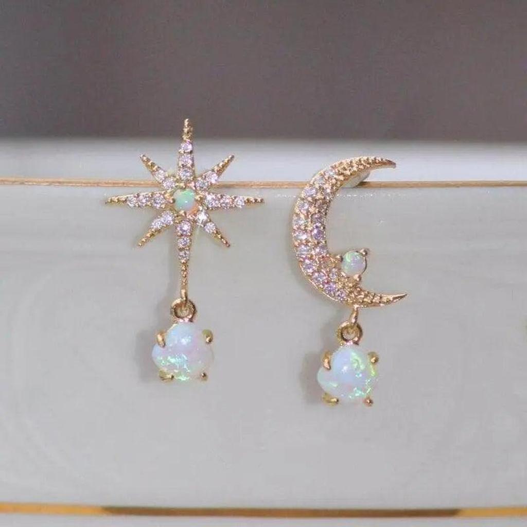 Earrings Moon and Star in Gold with Opal