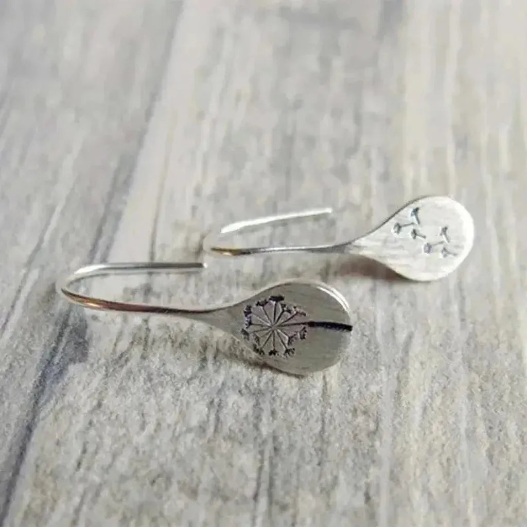 Earrings with Lace Pattern in White Gold