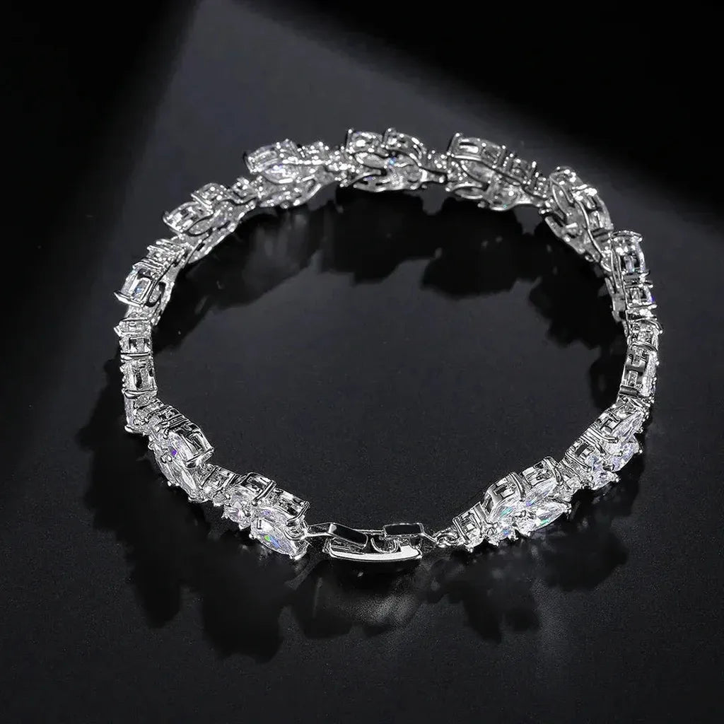 Retro Bracelet with Shiny White Gold Necklace
