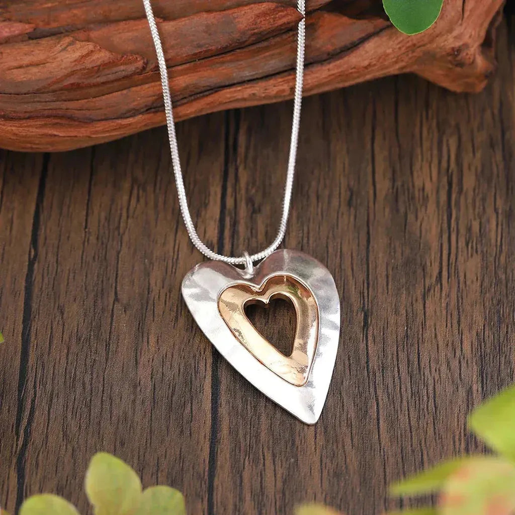 Retro Necklace with Heart Pendant in White Gold and Gold