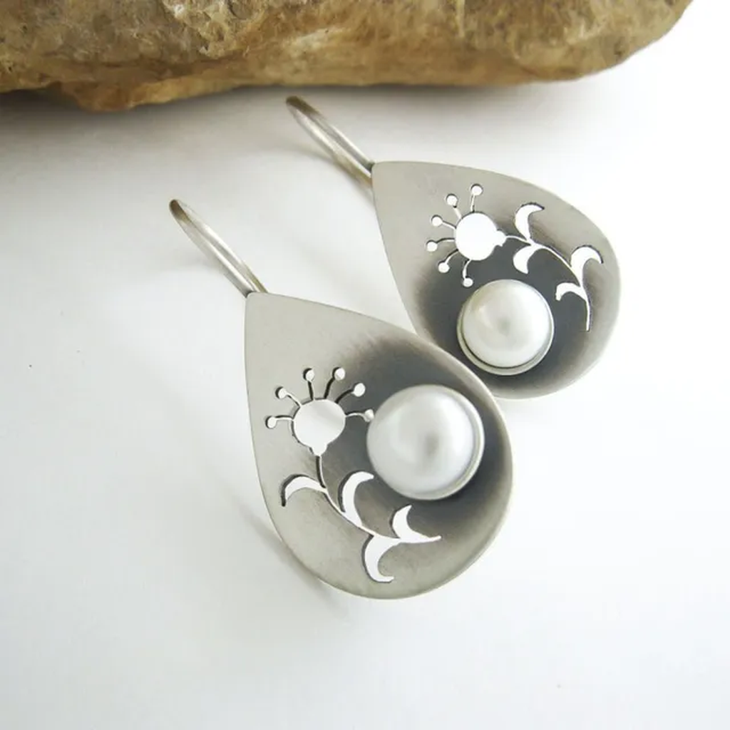 Retro Drop Earrings with Flower and Daisies