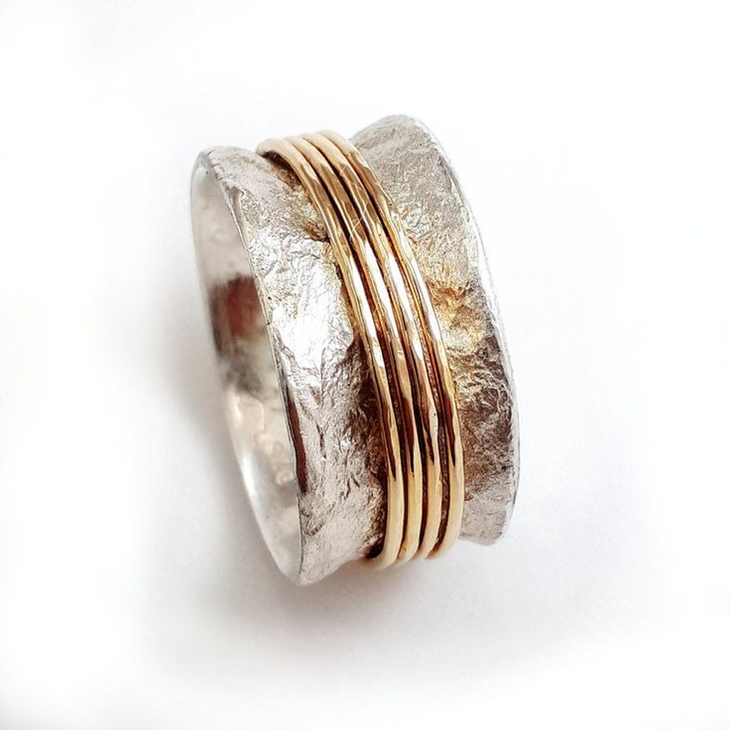 Retro Ring “Gold Thread” in White Gold
