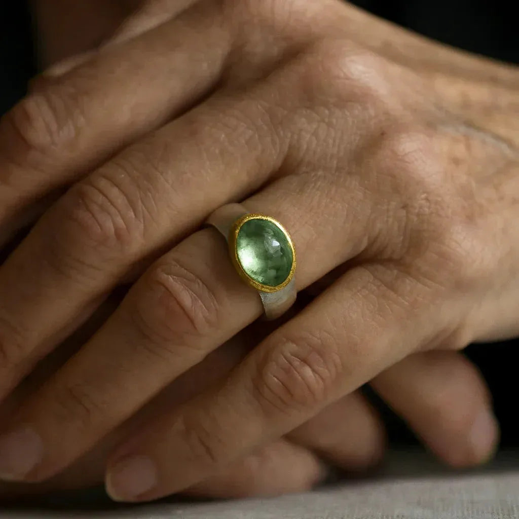Green Retro Ring with Round Stones