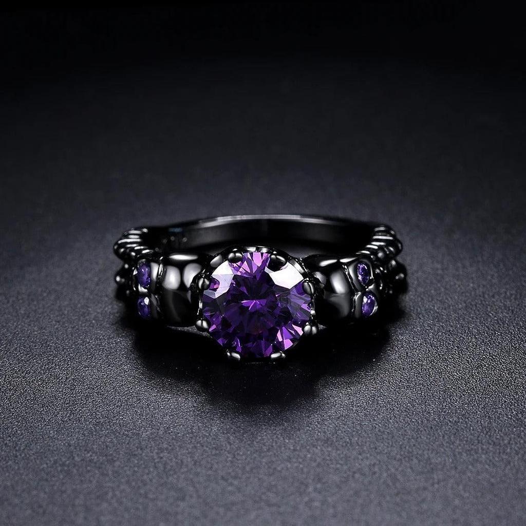 Round Black Retro Ring with Purple Stone