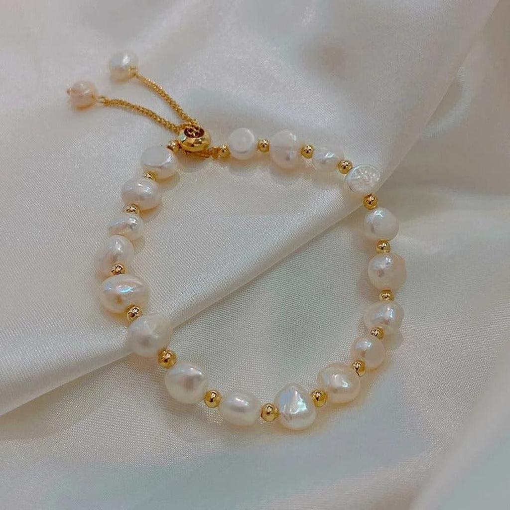 White Retro Bracelet with Pearls and Gold Accents