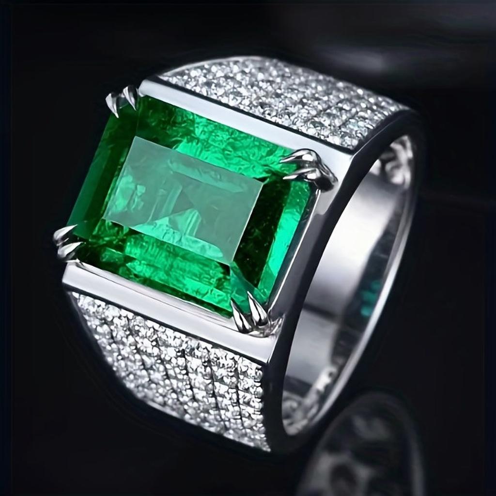 Elsa Ring with Emerald and Zirconia