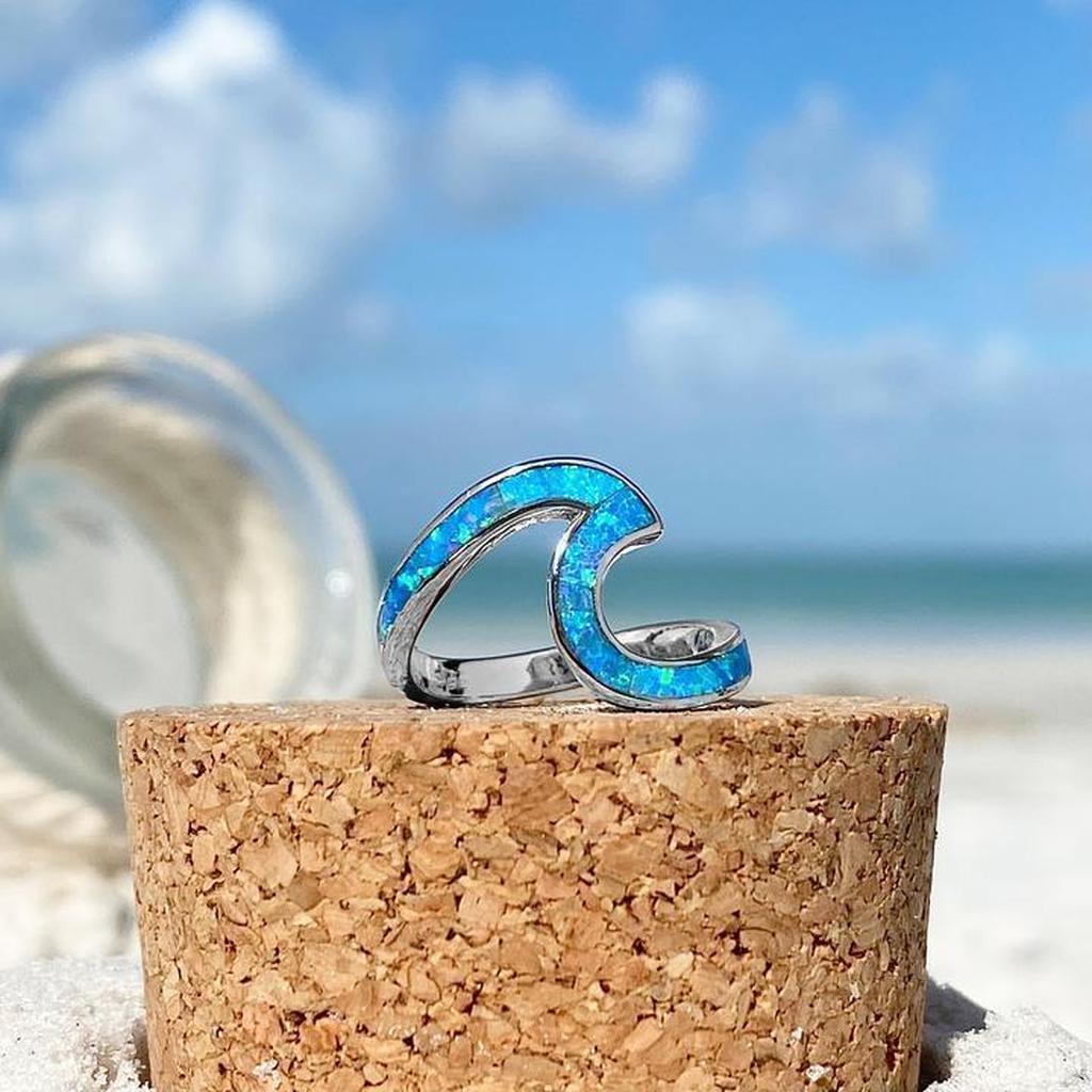 Ring “Sea” with Opal in White Gold