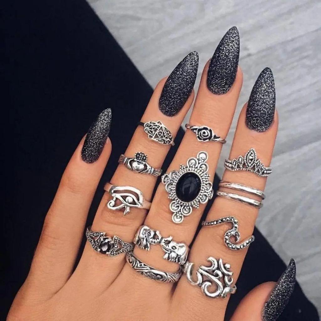 Ring Set with 8 to 12 Rings