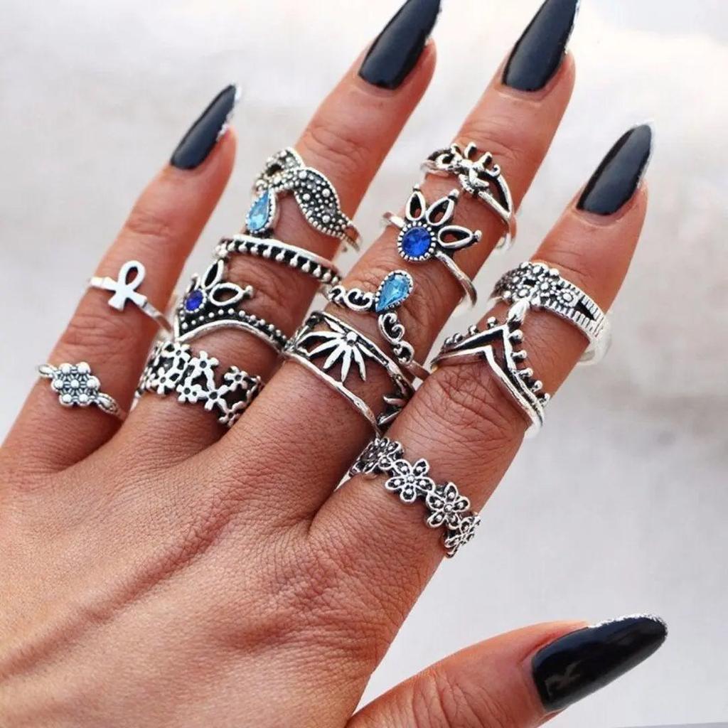 Ring Set with 8 to 12 Rings