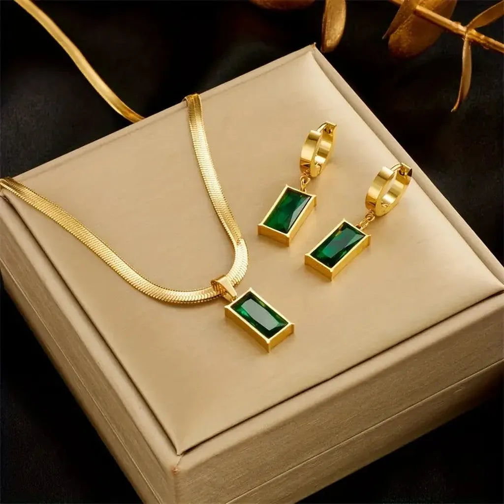 Lina Jewellery Set with Emerald