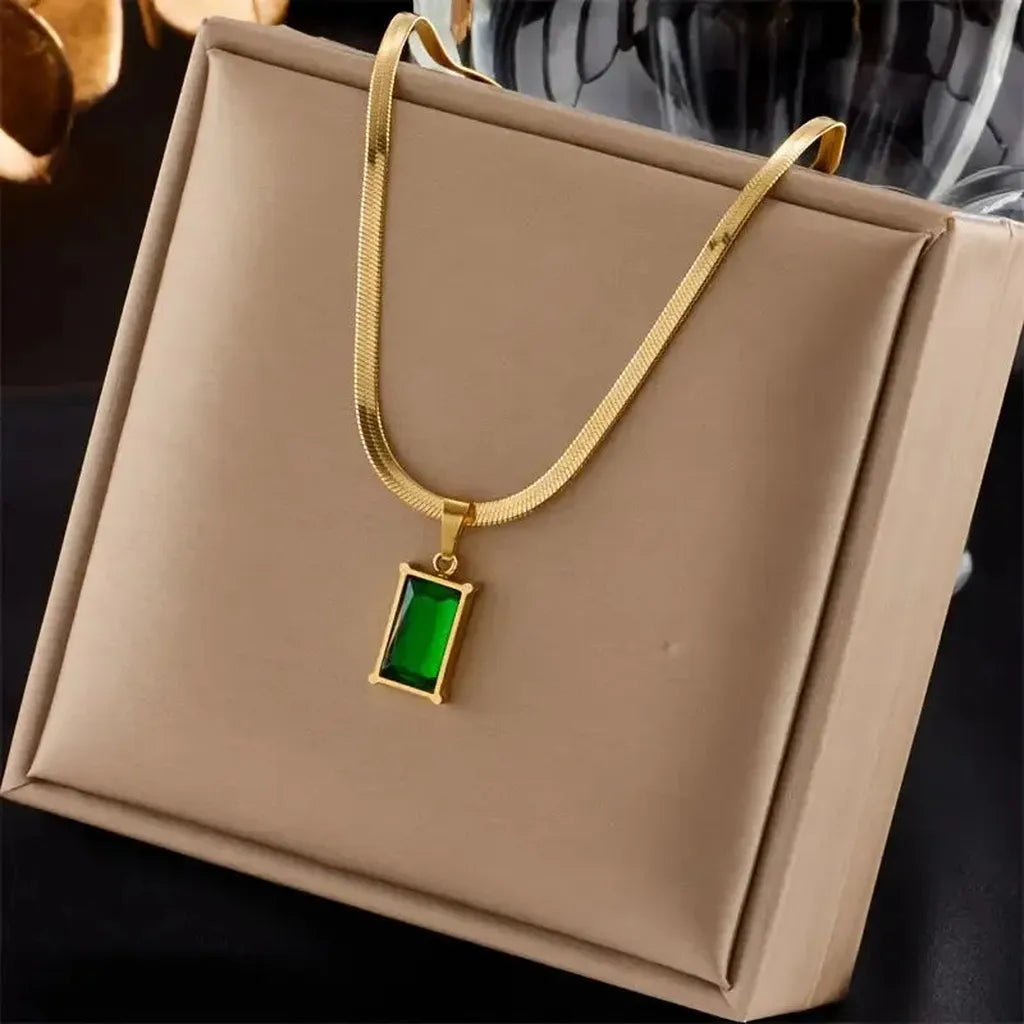 Lina Jewellery Set with Emerald