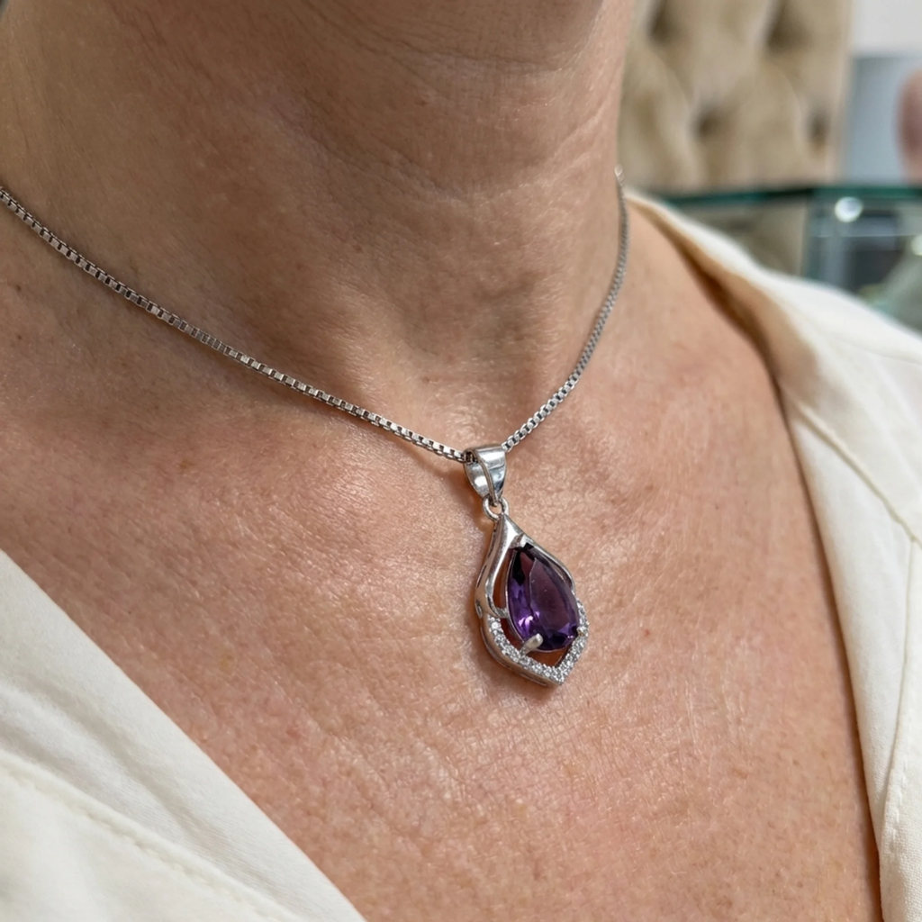 Selvara Crescent Moon Drop Necklace | White Gold