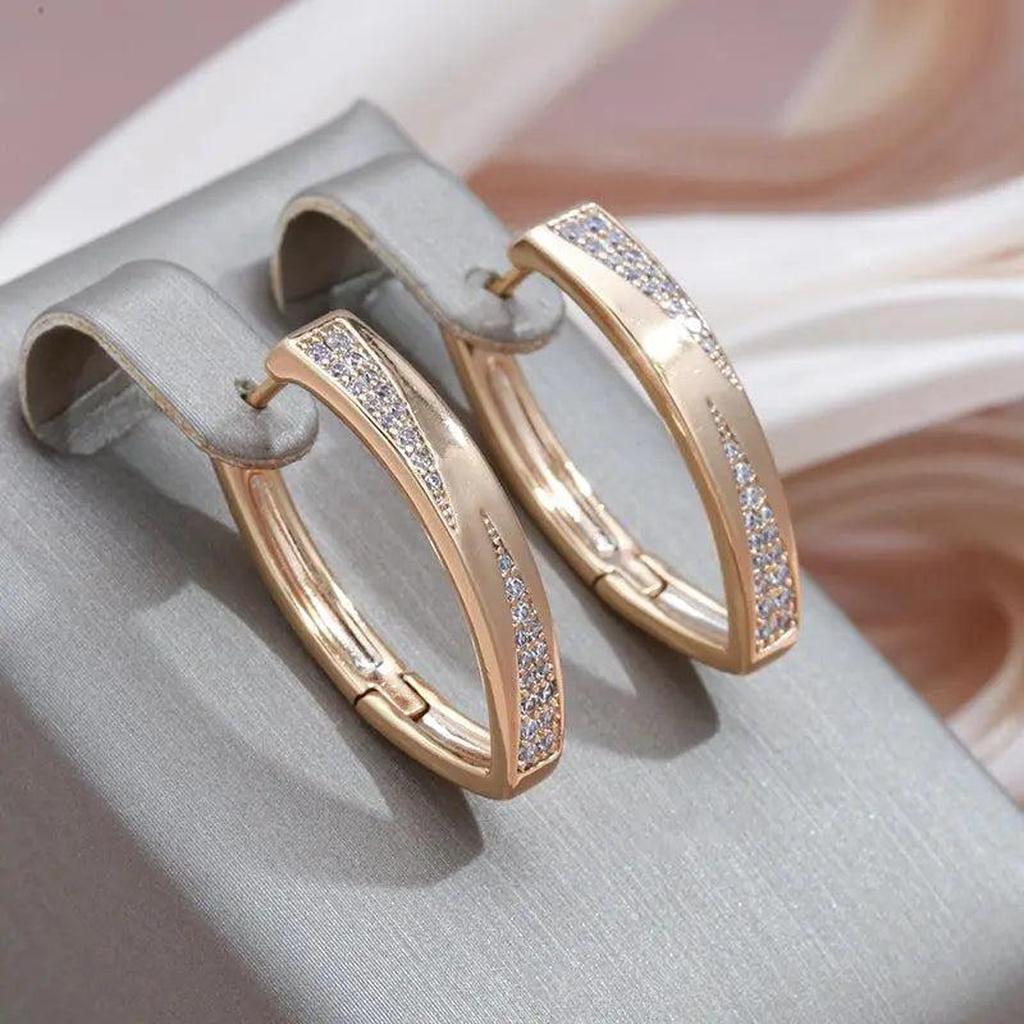 Radiant Earrings in Gold with Zirconia