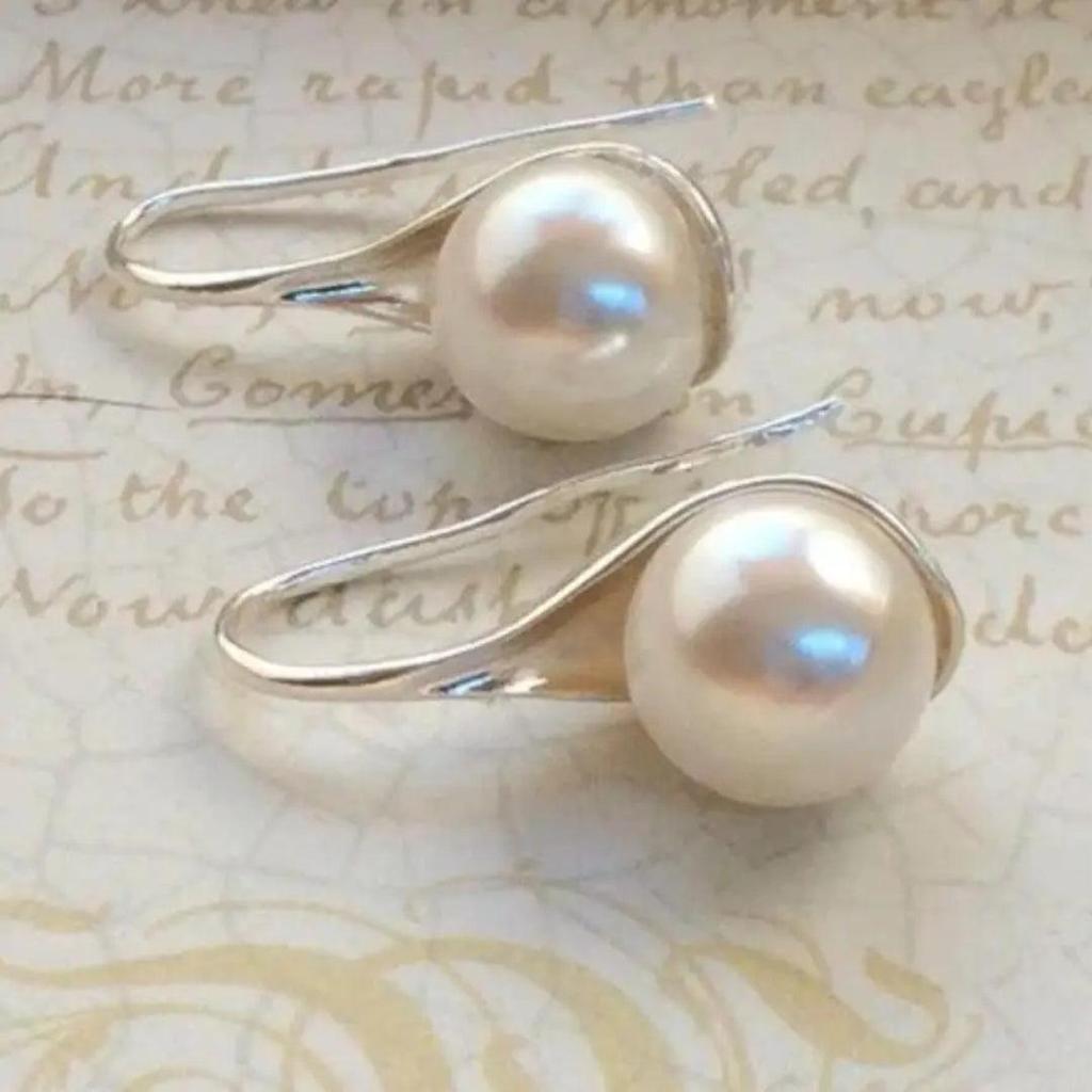 Teardrop Earrings with Daisies