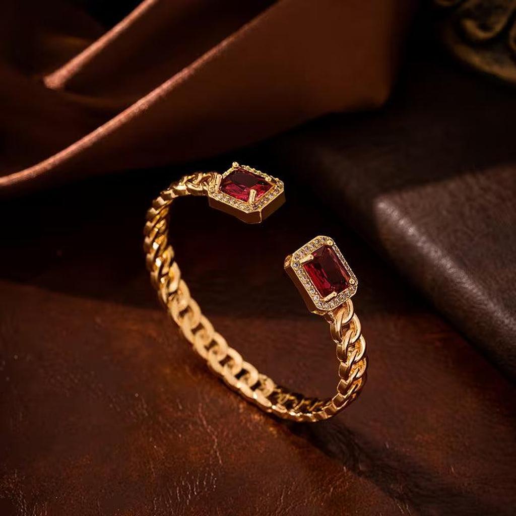 Veloria Open Ruby Bracelet | Gold