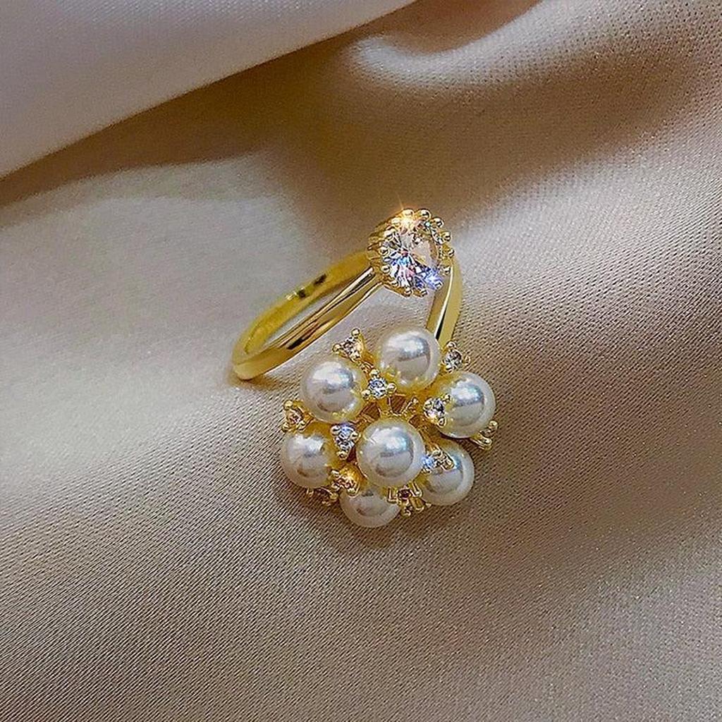 Adjustable Ring with Pearls