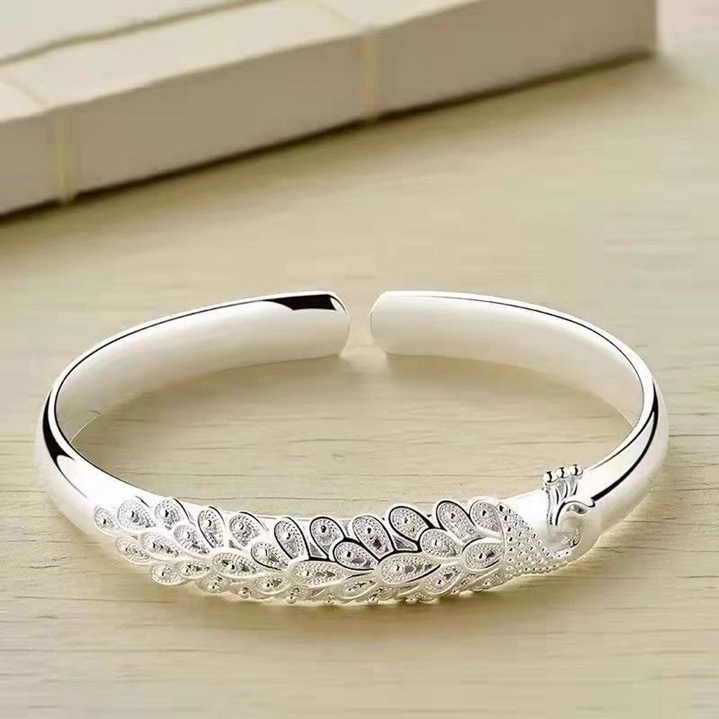 Adjustable Bracelet in White Gold
