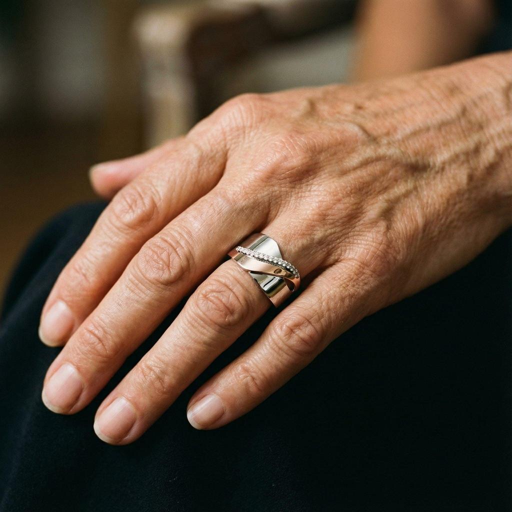 Vintage Ring in Rose Gold and White Gold with Zirconia