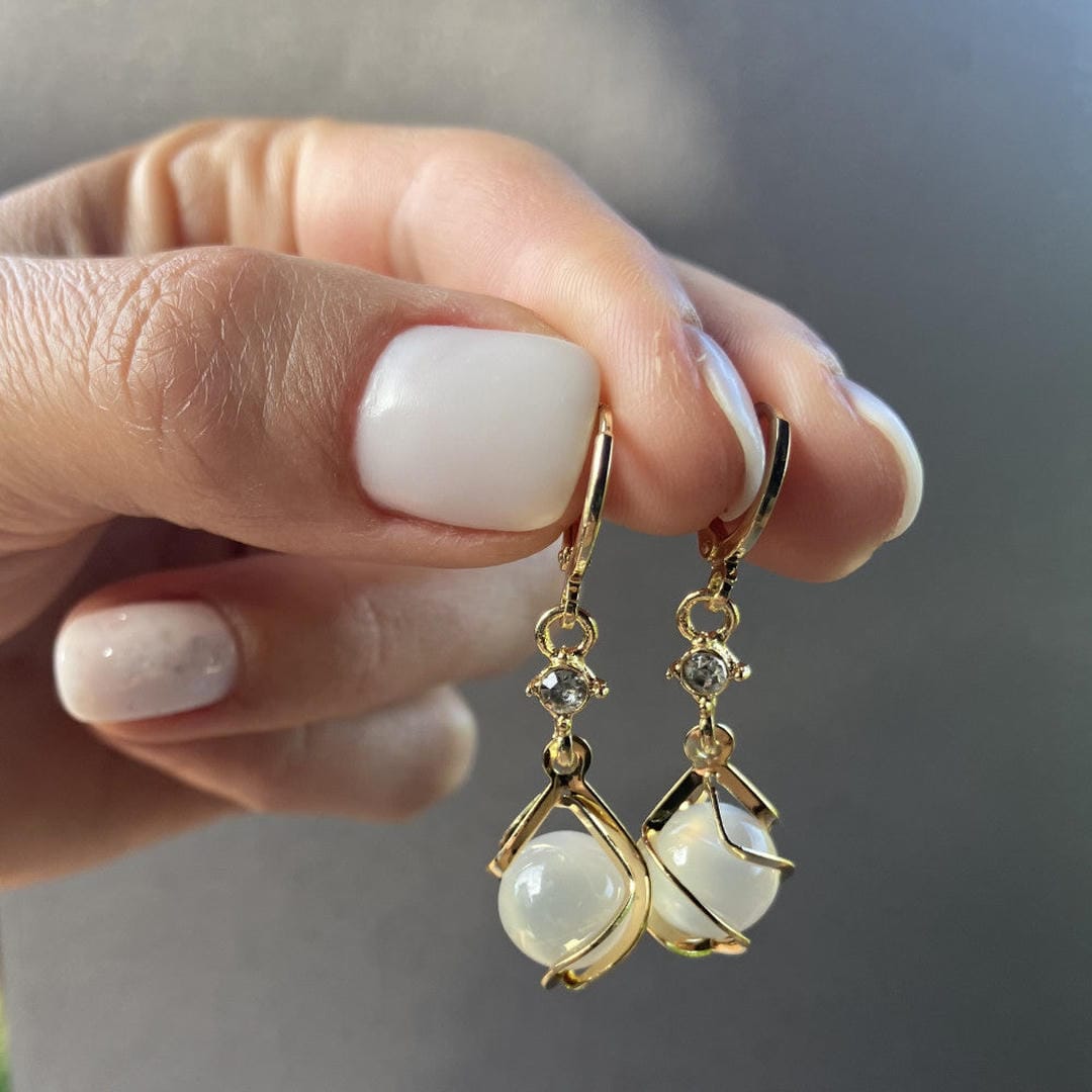 Drop Earrings with White Stone in Net
