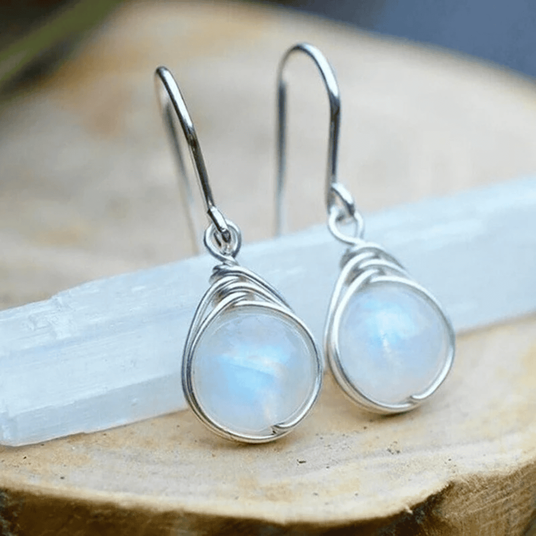 Drop Earrings with Stone in Moonstone Look