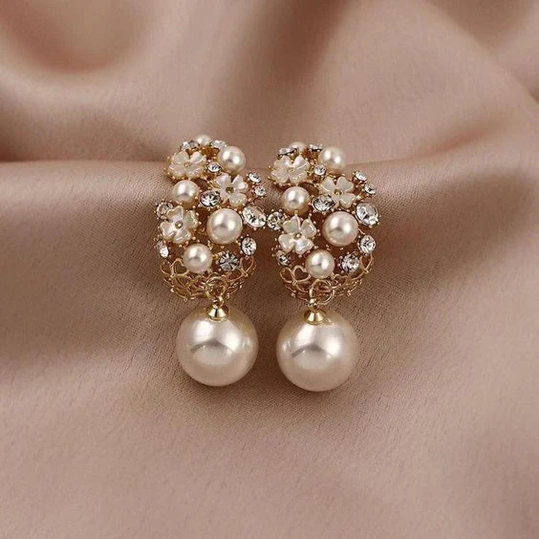 Earrings with Blossom and Pearl