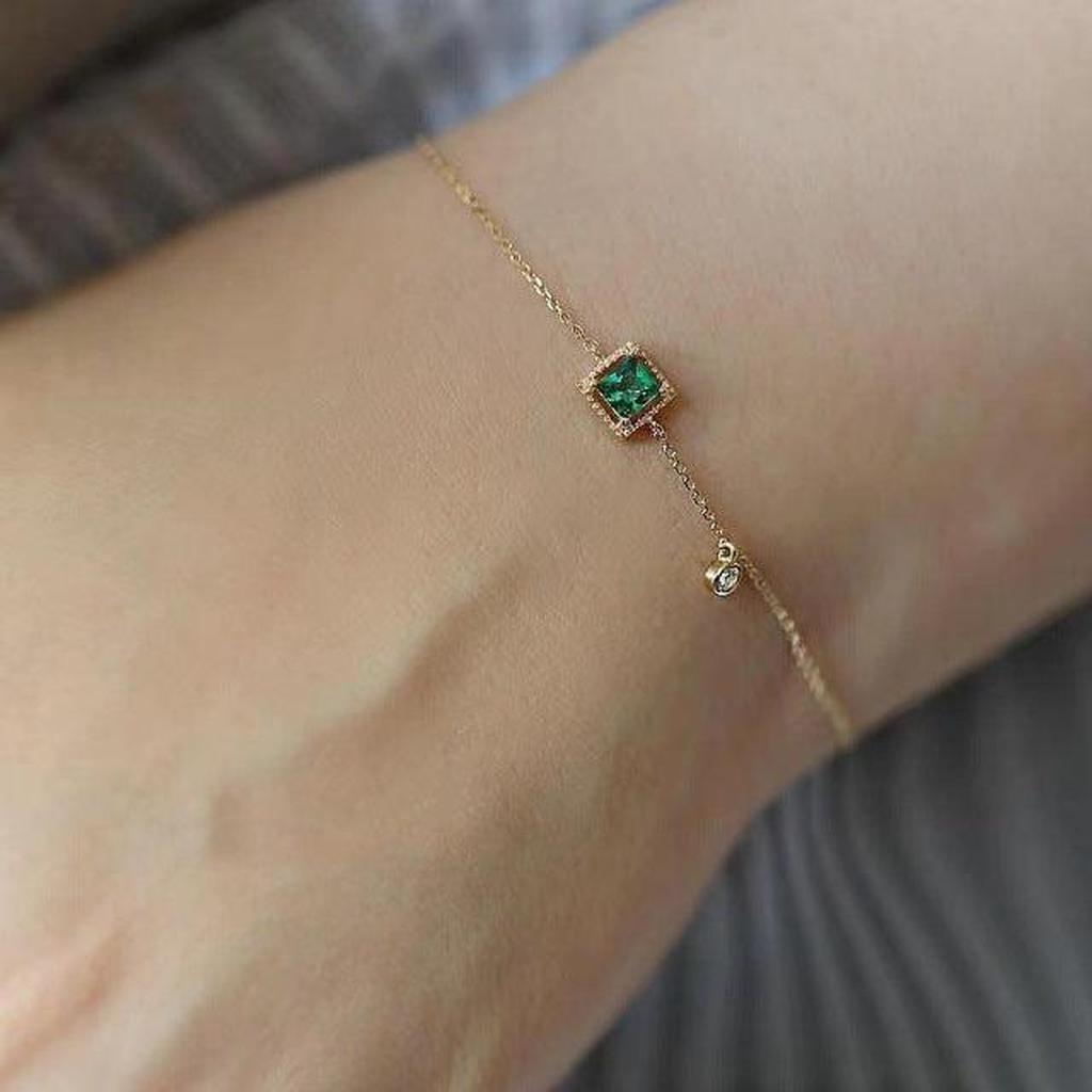 Bracelet in Gold with Green Crystal