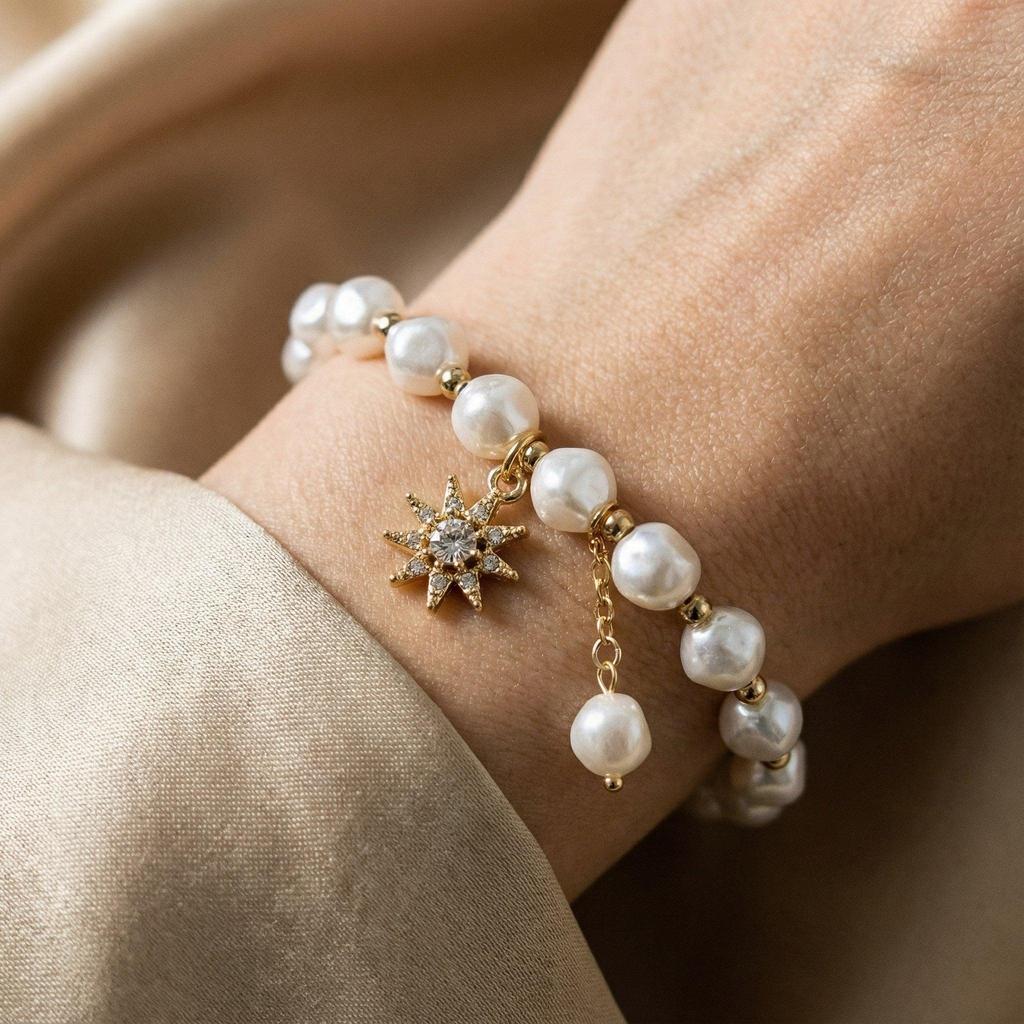Bracelet with Locket, Daisies and Sunflower in White Gold