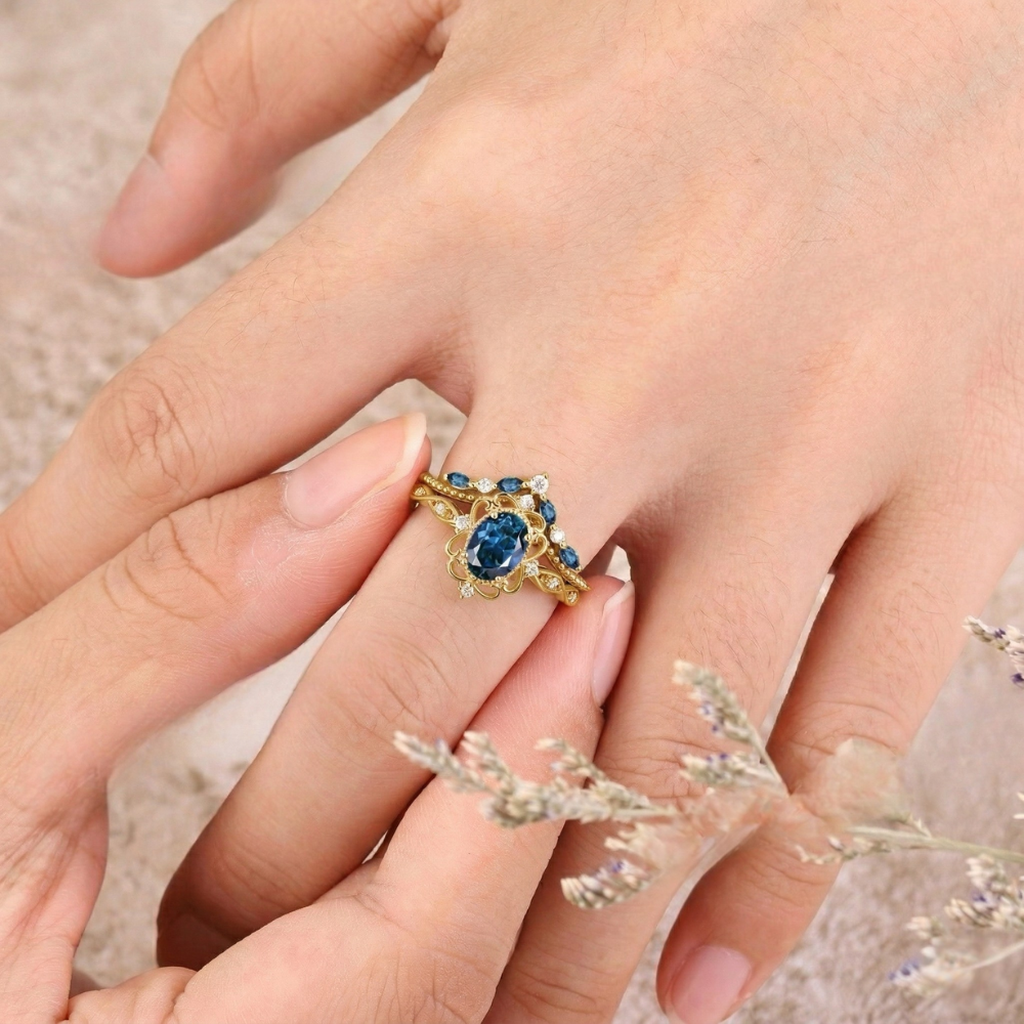 Azelia Crown Ring Set with Sapphire | Gold