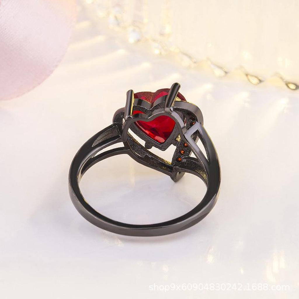 Calindra Ring “Rosethorne” | Black