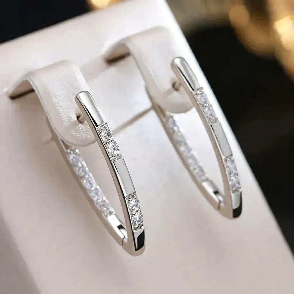 Elegant Zirconia Earrings in Gold