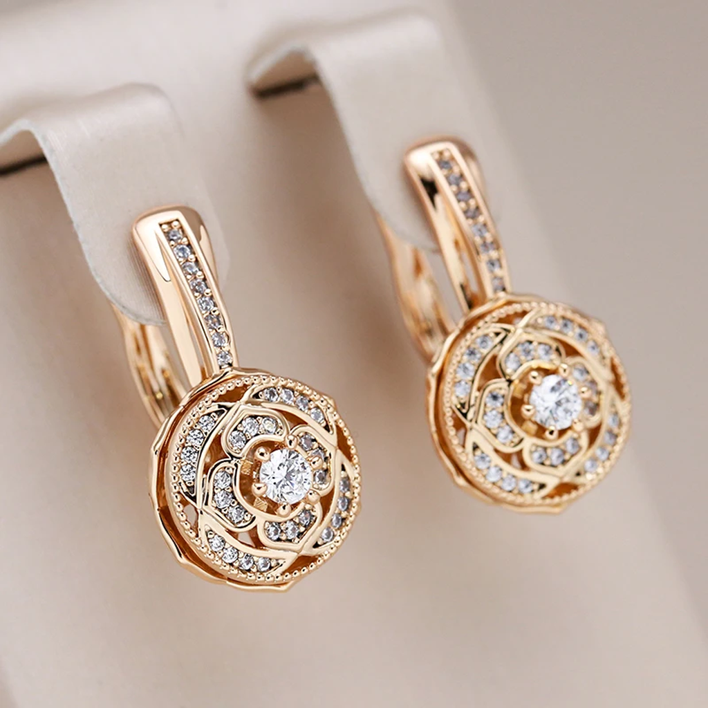Elegant Round Earrings in Gold with Zirconia
